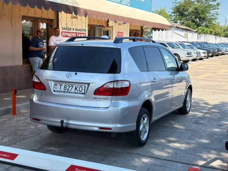 Toyota Avensis Verso, 2006