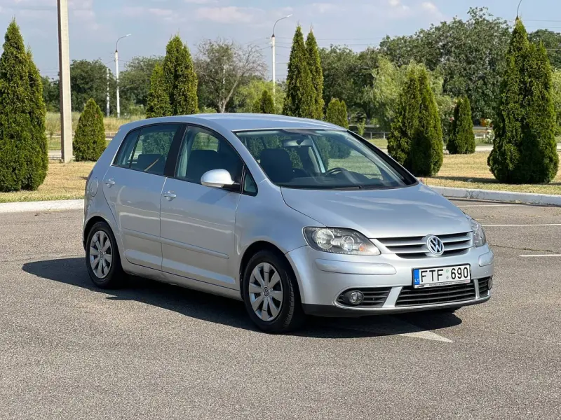 Volkswagen Golf, 2005
