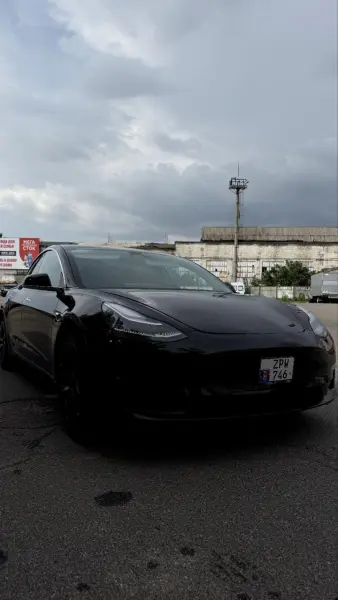 TESLA 3, 2018