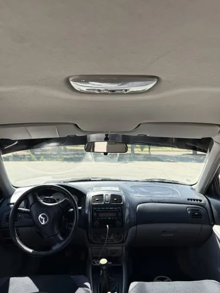 Mazda 323, 2003