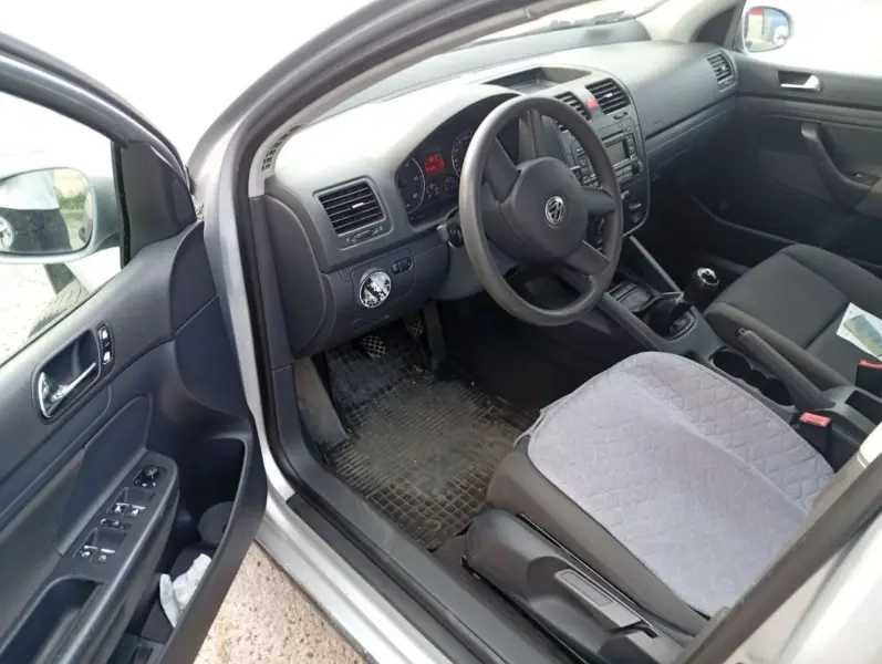 Volkswagen Golf, 2005