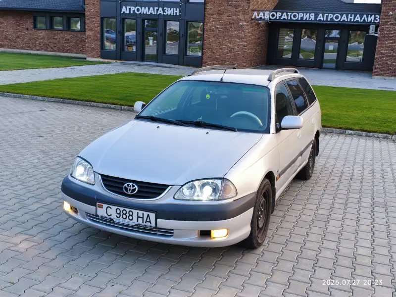 Toyota Avensis, 2002