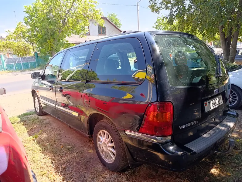 Ford Windstar, 2000