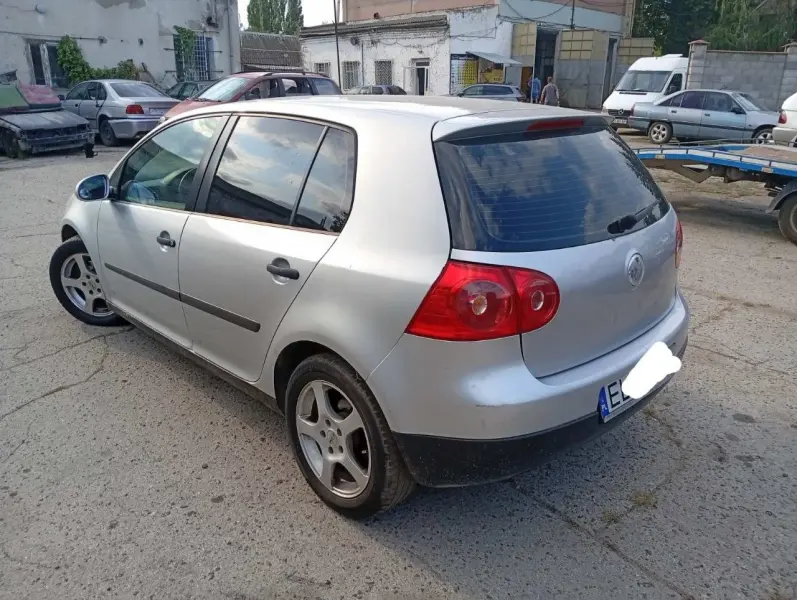 Volkswagen Golf, 2005