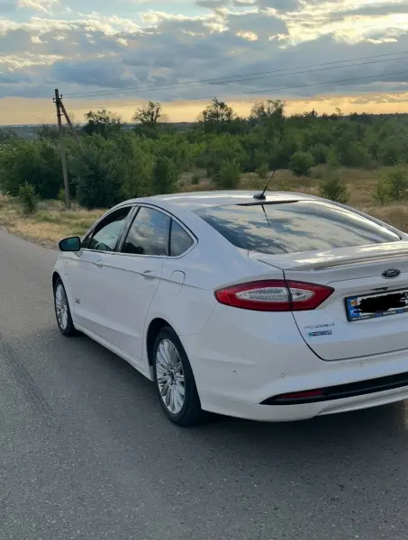 Ford Fusion, 2013