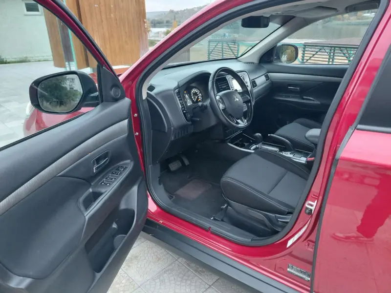 Mitsubishi Outlander, 2016