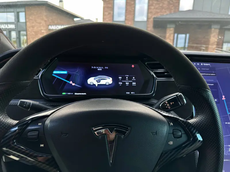 TESLA S, 2013