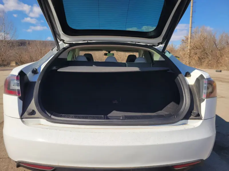TESLA S, 2013