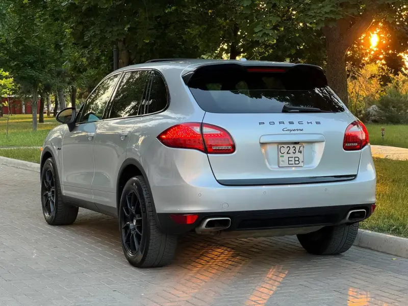Porsche Cayenne, 2012