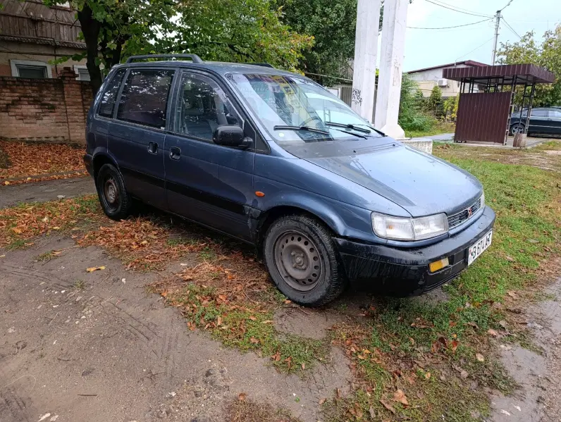 Mitsubishi Space Star, 1992