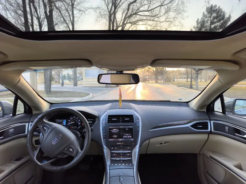 Lincoln MKZ, 2014