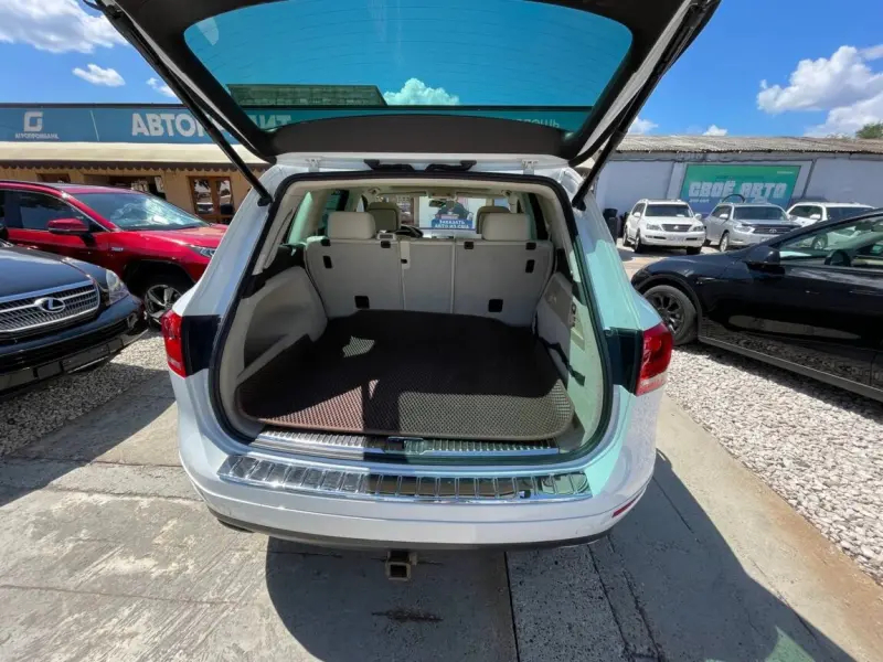 Volkswagen Touareg, 2013