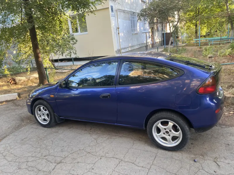 Mazda 323, 1997