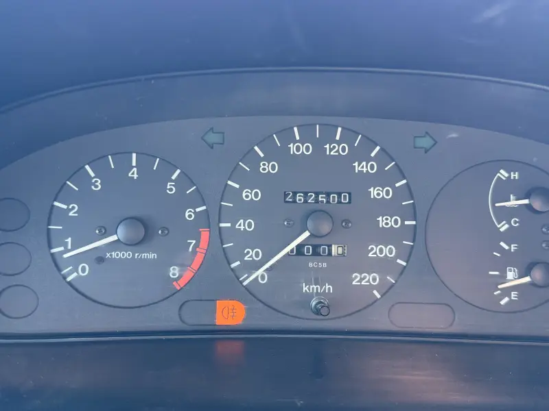 Mazda 323, 1997