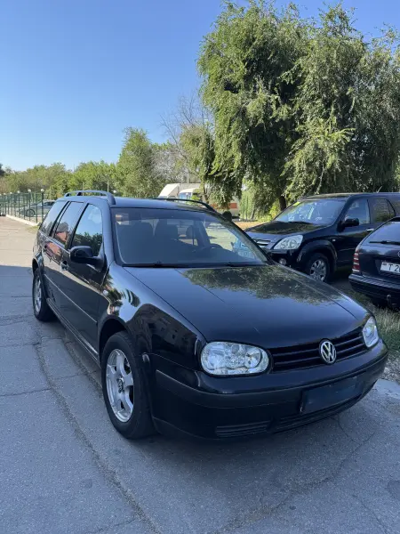 Volkswagen Golf, 2004