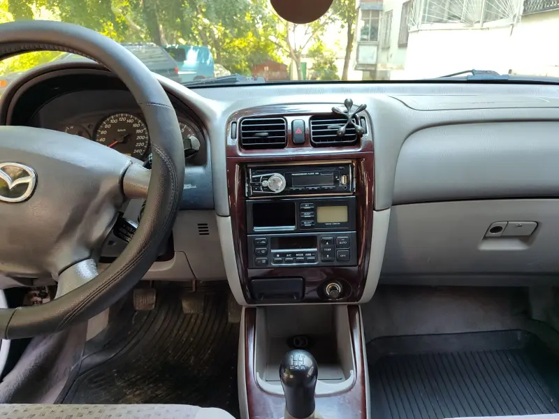 Mazda 626, 2000
