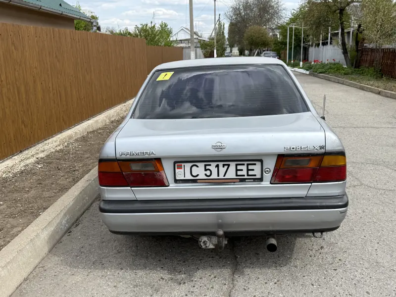 Nissan Primera, 1992