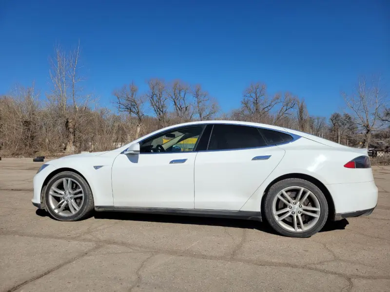 TESLA S, 2013