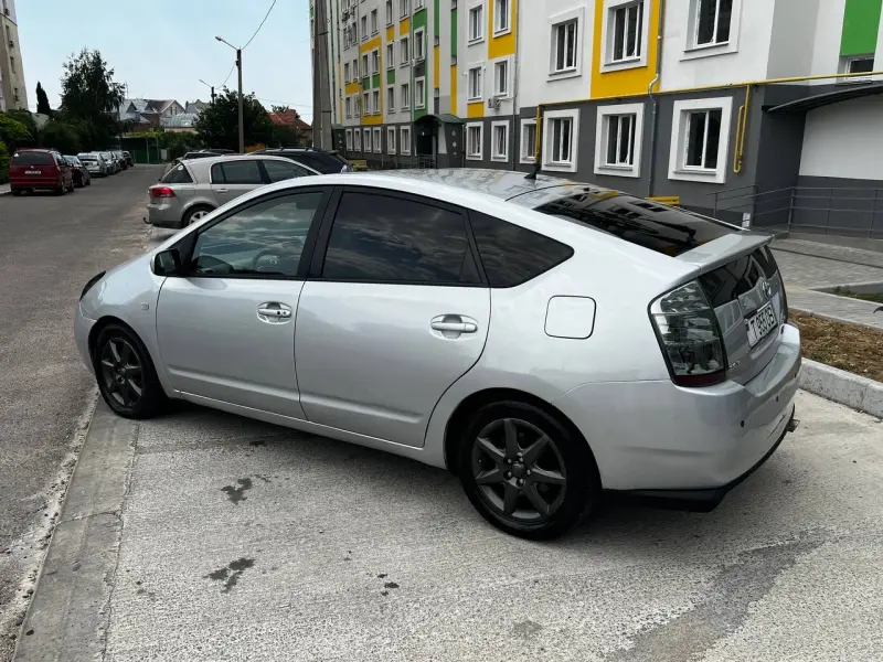 Toyota Prius, 2005