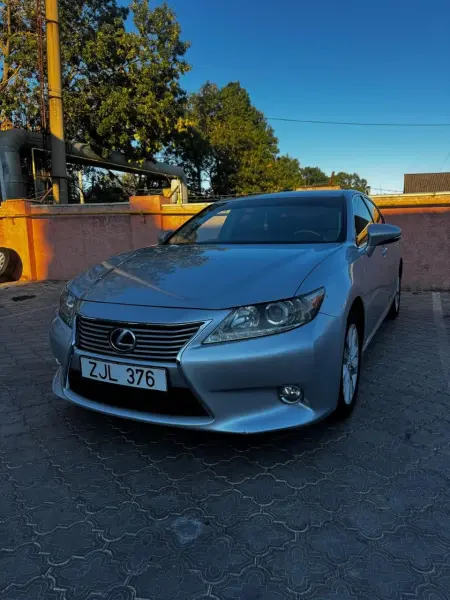 Lexus ES, 2013