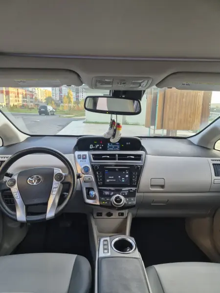 Toyota Prius, 2015