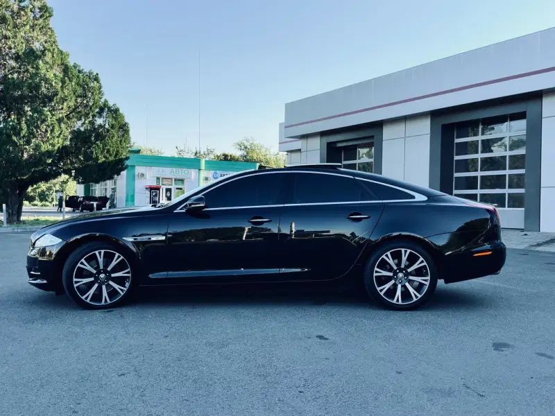 Jaguar XJ, 2012