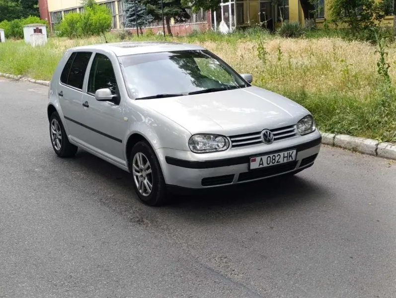 Volkswagen Golf, 2000