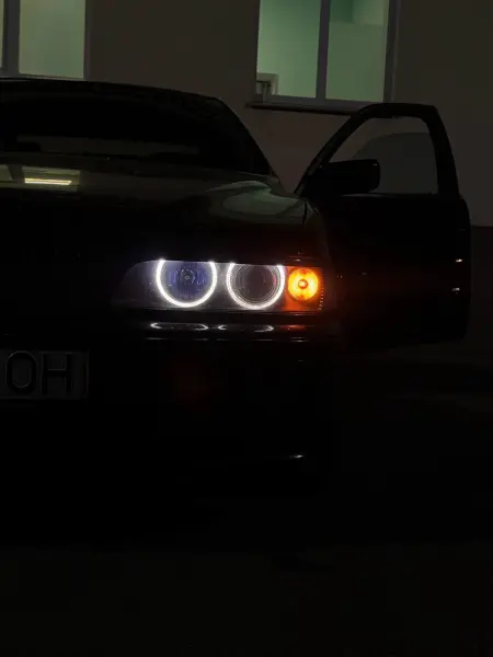 BMW 5 Series, 2001