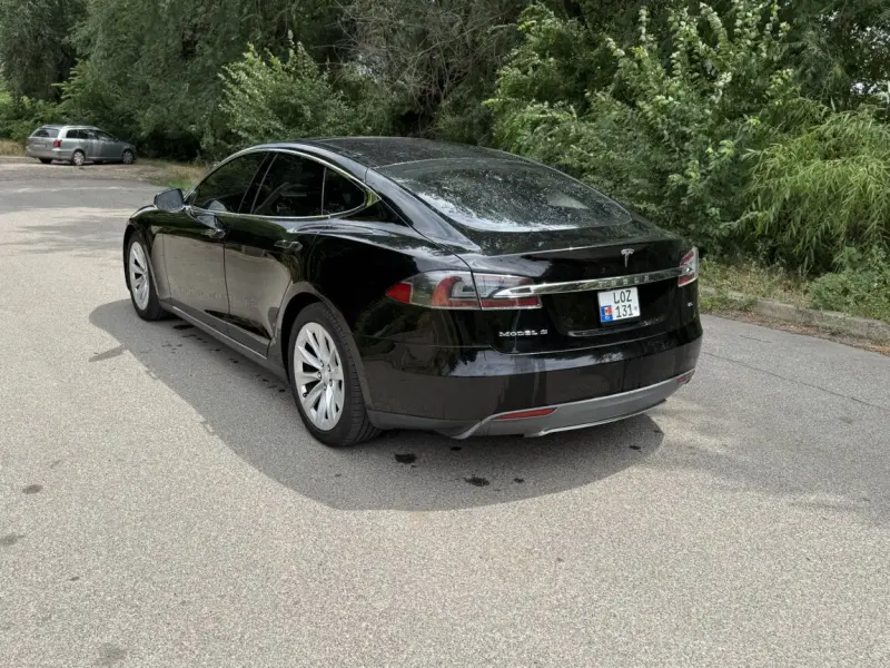 TESLA S, 2015