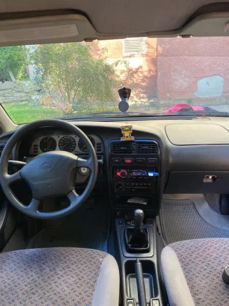 Nissan Primera, 1996