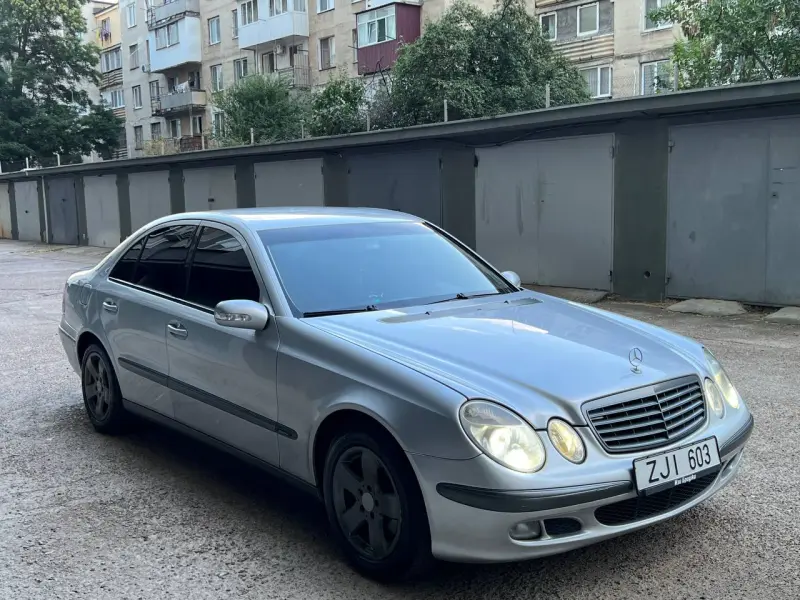 Mercedes-Benz E-Class, 2004