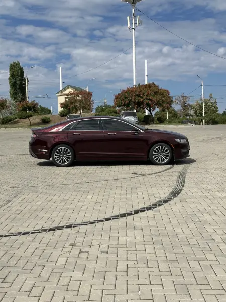Lincoln MKZ, 2017