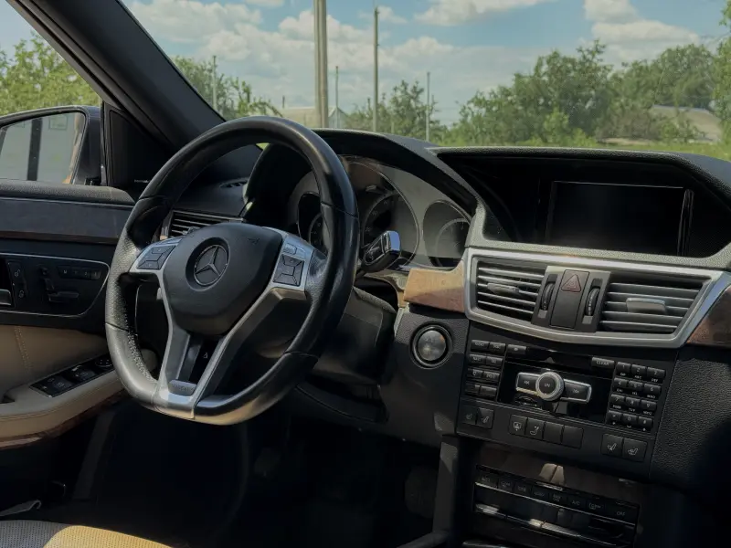 Mercedes-Benz E-Class, 2012