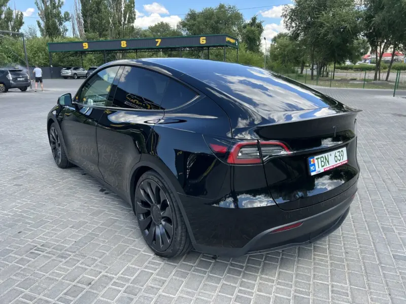 TESLA Y, 2023