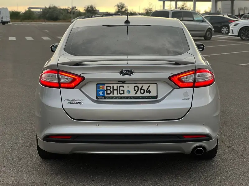 Ford Fusion, 2015