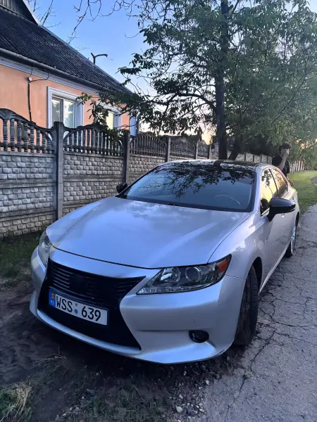 Lexus ES, 2013