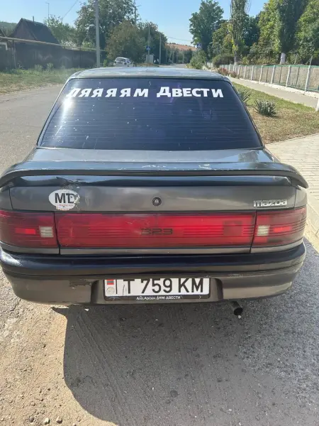 Mazda 323, 1995