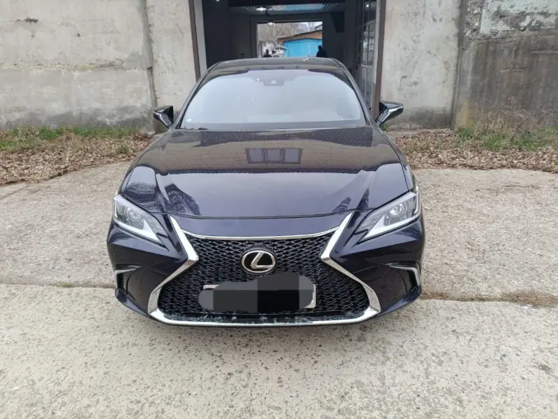 Lexus ES, 2019