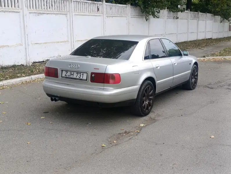 Audi A8, 2001