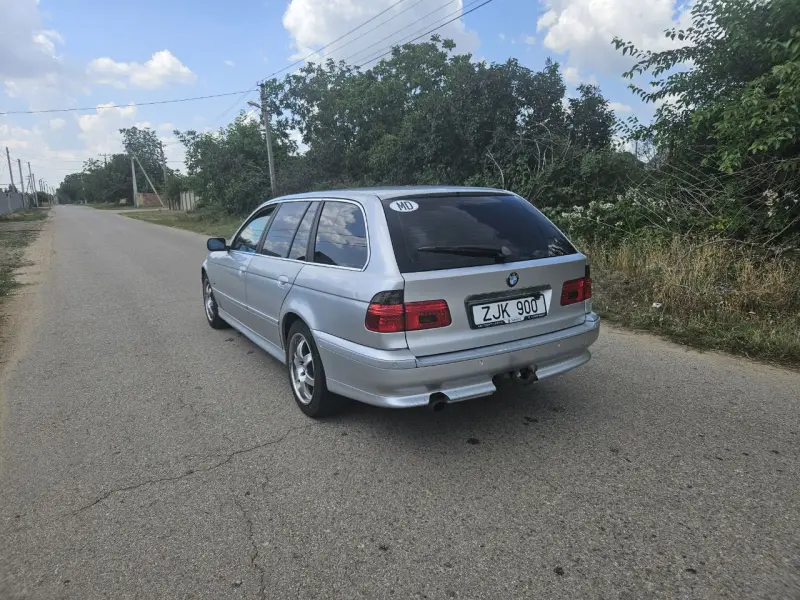 BMW 5 Series, 2001