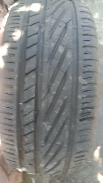 Продам летнюю резину R16 Uniroyal