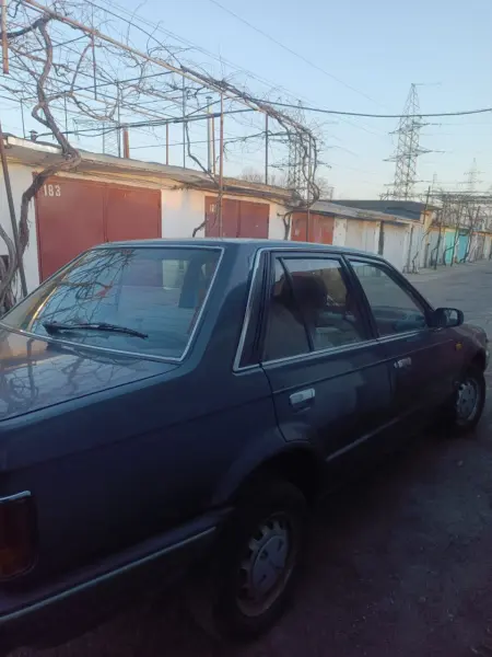 Mazda 323, 1987