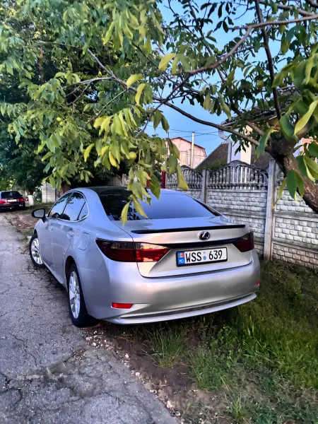 Lexus ES, 2013