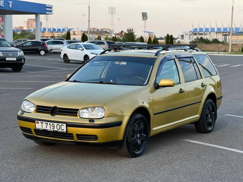 Volkswagen Golf, 2000
