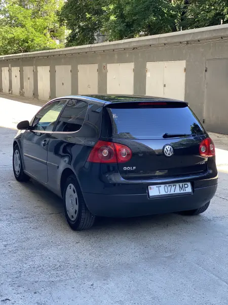 Volkswagen Golf, 2004
