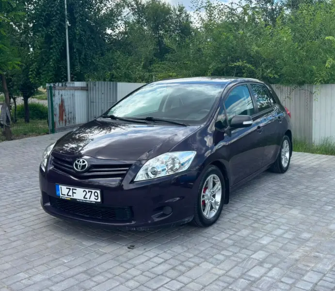 Toyota Auris, 2011