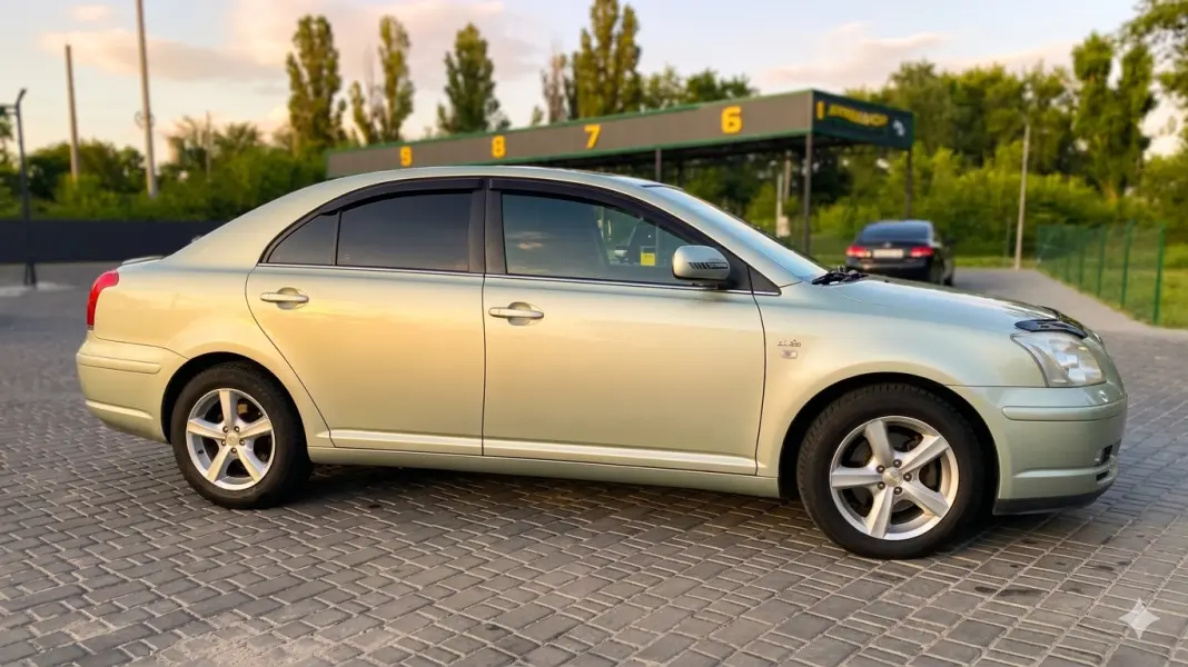 Toyota Avensis, 2004
