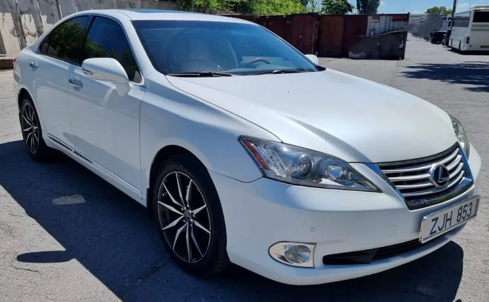 Lexus ES, 2010