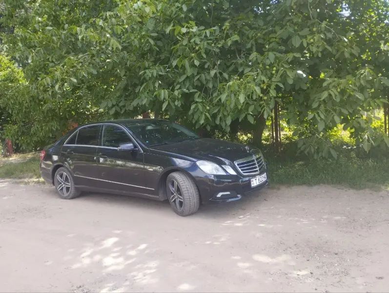 Mercedes-Benz E-Class, 2011
