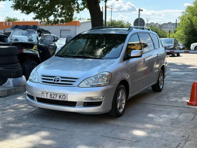 Toyota Avensis Verso, 2006